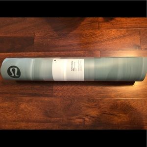 *BRAND NEW* Lululemon reversible yoga mat